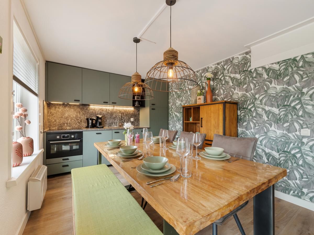 Gemuetliches Wohnzimmer in der Villa Belle Haan, einem Ferienhaus in De Haan, Westflandern, mit komfortabler Sitzecke und moderner Einrichtung.