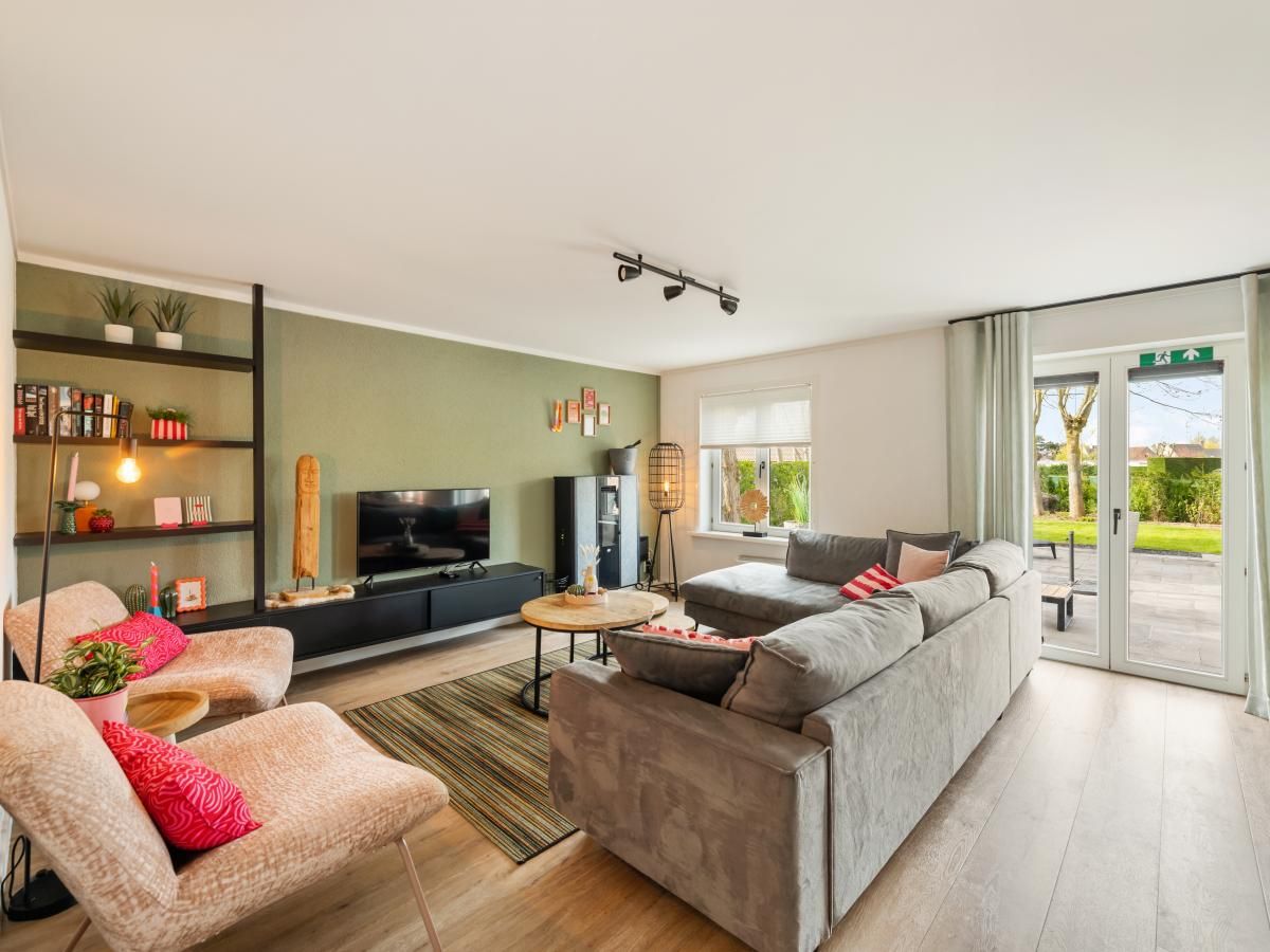 Moderne Kueche in der Villa Belle Haan, einem Ferienhaus in De Haan, Westflandern, mit stilvollem Dekor und Annehmlichkeiten fuer Komfort.