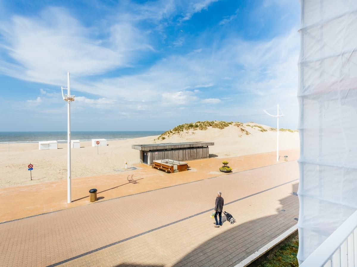 Courant du Golfe vakantiehuis in Koksijde, Belgie, biedt prachtig uitzicht op strand en zee, ideaal voor een ontspannende kustvakantie.