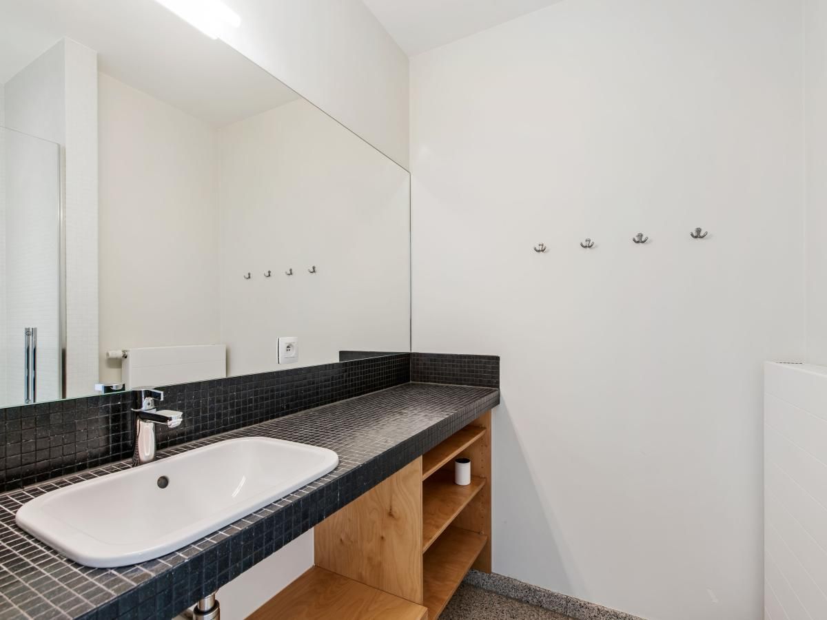 Gezellige slaapkamer met stapelbedden in vakantiehuis De Meeuwen derde, Koksijde, West-Vlaanderen. Ideaal voor een familievakantie.