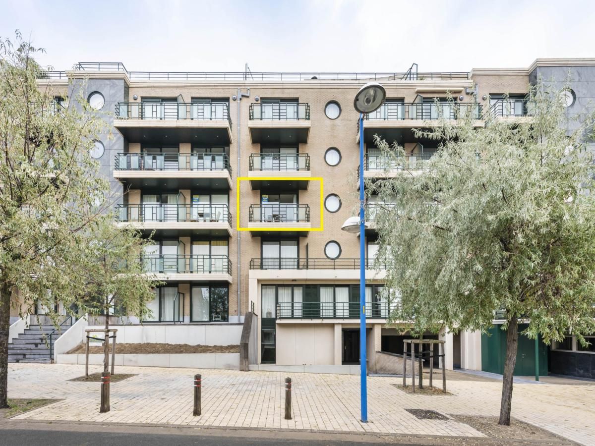 Pablito trois vakantiehuis in Koksijde, West-Vlaanderen, met balkon en moderne architectuur, ideaal voor een ontspannen verblijf aan de Belgische kust.