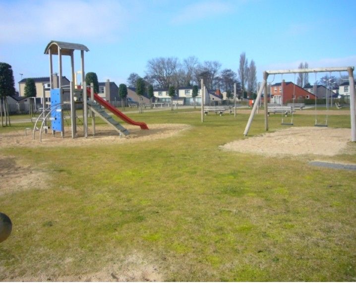 Spielplatz fuer Kinder im Ferienhaus Lombardsijde, Lombardsijde-Middelkerke, Westflandern, Belgien.