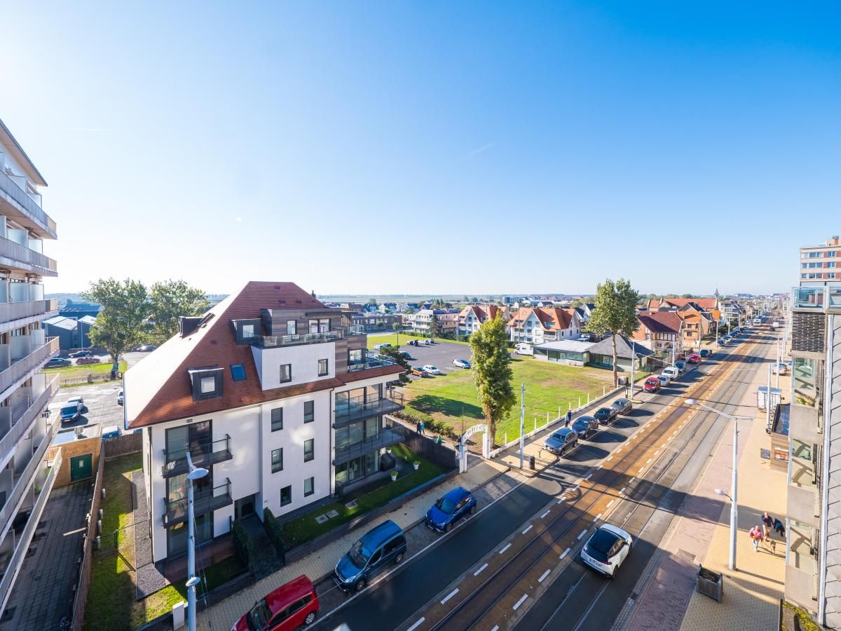 Blick vom Ferienhaus "Chardonnay - 0501" in Middelkerke, Belgien, mit Panoramablick ueber die Stadt und die Kueste.