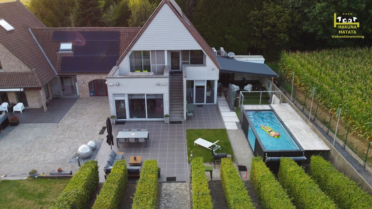 Vrijstaande woning in Geraardsbergen, Oost-Vlaanderen: luxe vakantiehuis met zwembad, ruim terras en groene omgeving in Belgi.