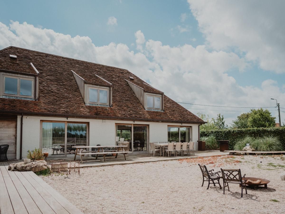 Villa Noortem, een charmant vakantiehuis in Maldegem, Oost-Vlaanderen, met een ruim terras en gezellige buitenruimte.
