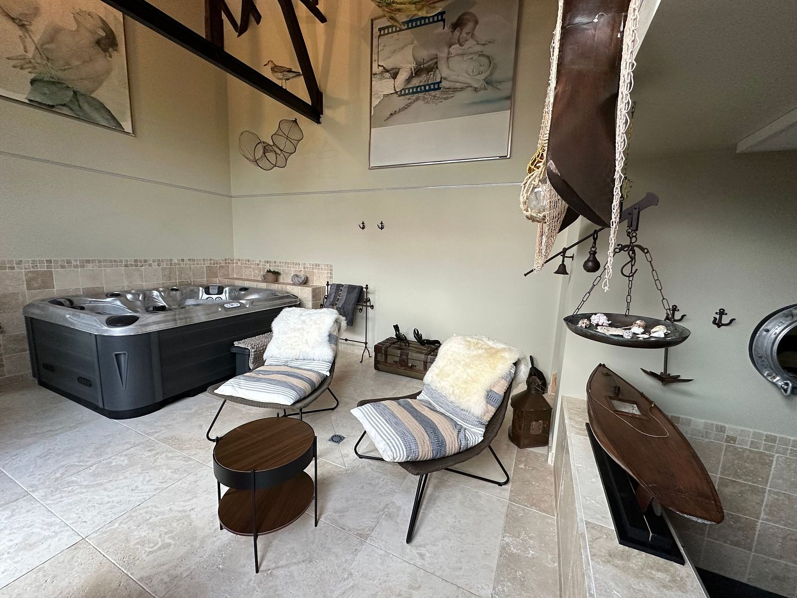 Relax in the luxurious wellness area of Holiday Home Einzigartiger Wellness-Bauernhof in Wichelen, East Flanders. Enjoy ultimate comfort.