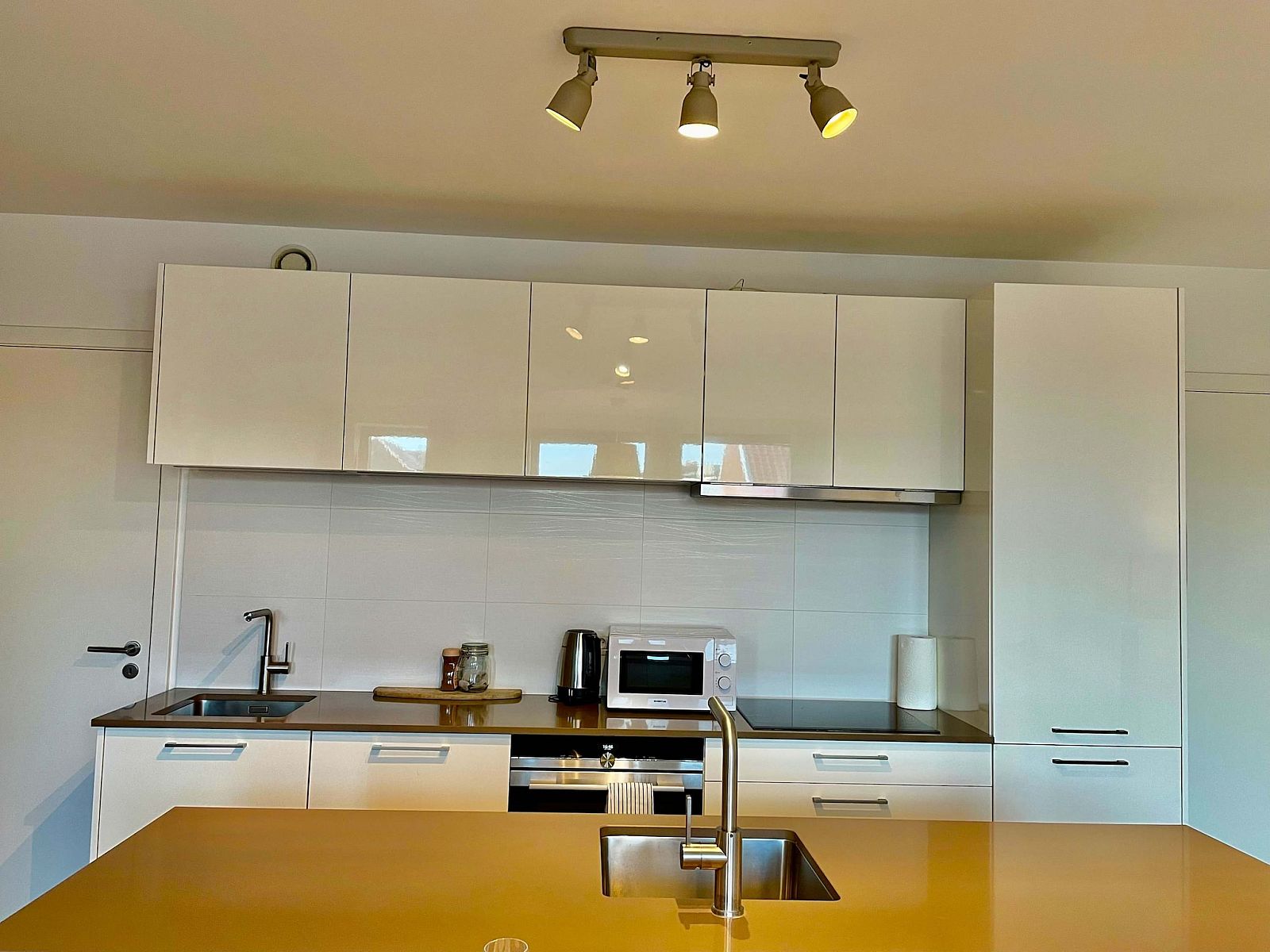 Guest house 040153 - Apartment Antwerp - Modern 2BR 1/5 BA Near Diamond District by OneLuxStay