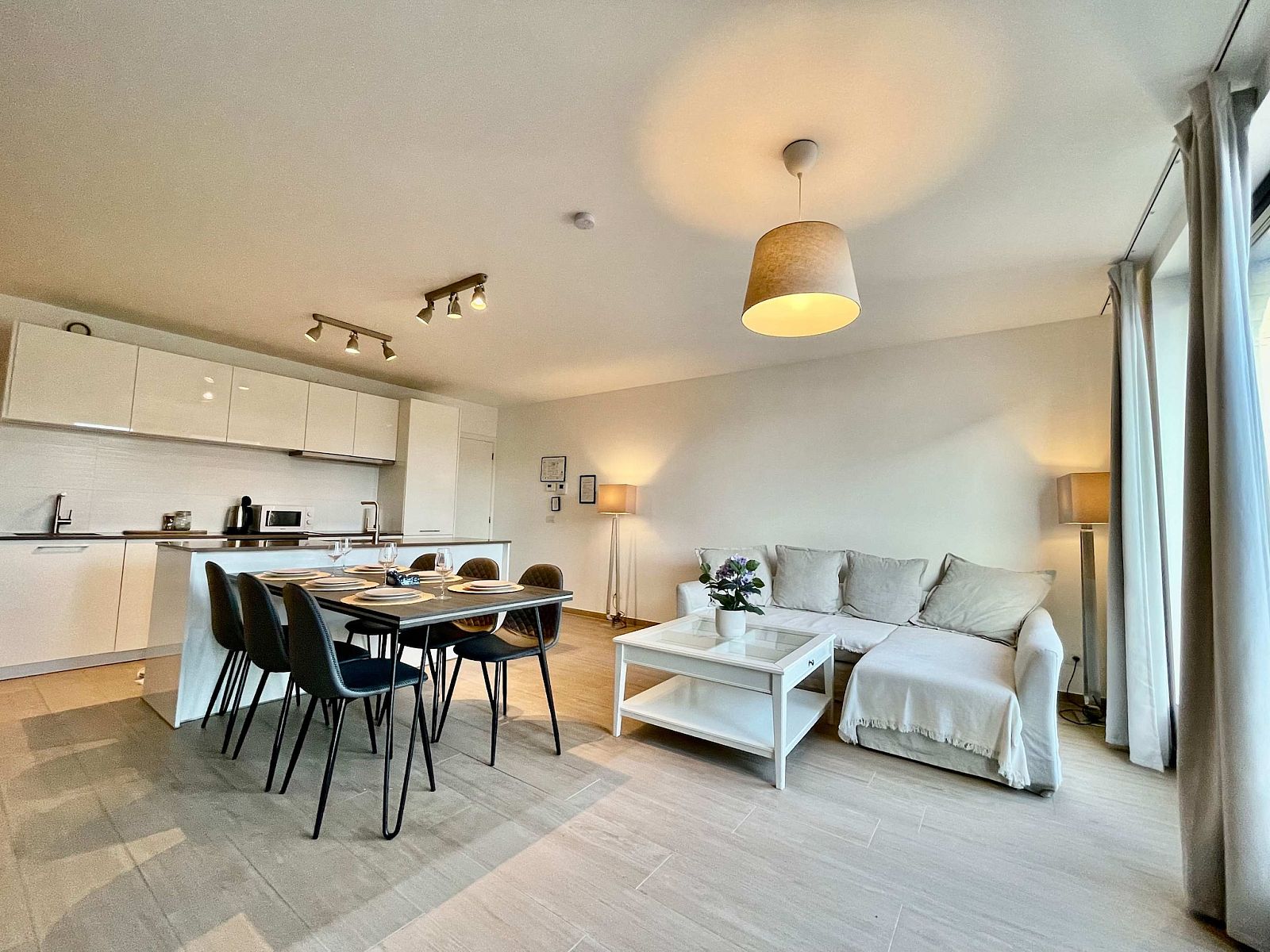 Guest house 040153 - Apartment Antwerp - Modern 2BR 1/5 BA Near Diamond District by OneLuxStay