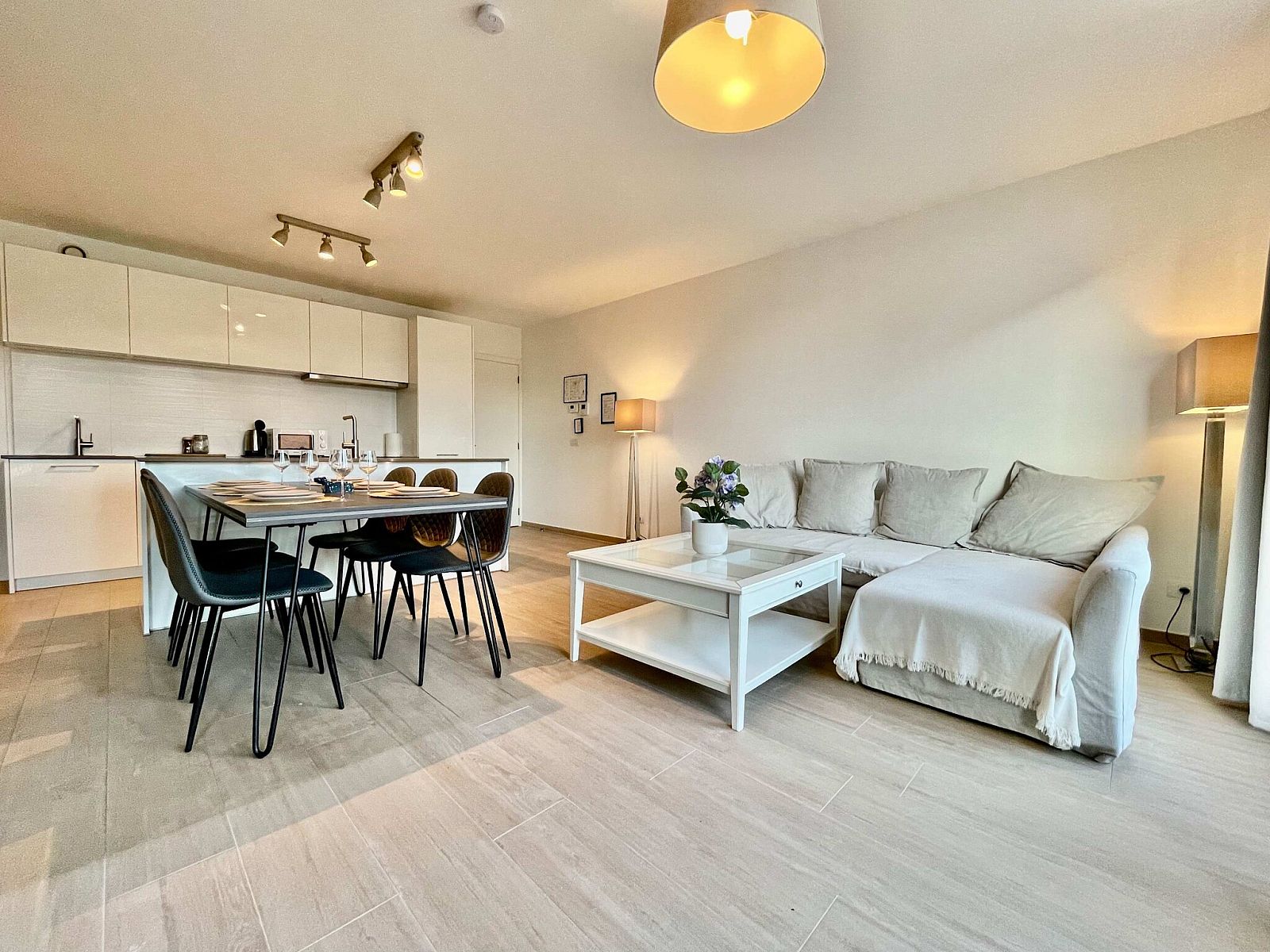 Guest house 040153 - Apartment Antwerp - Modern 2BR 1/5 BA Near Diamond District by OneLuxStay