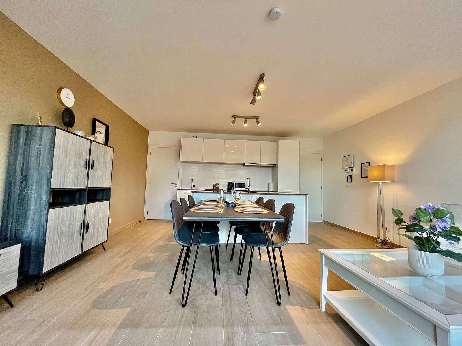 Guest house 040153 - Apartment Antwerp - Modern 2BR 1/5 BA Near Diamond District by OneLuxStay