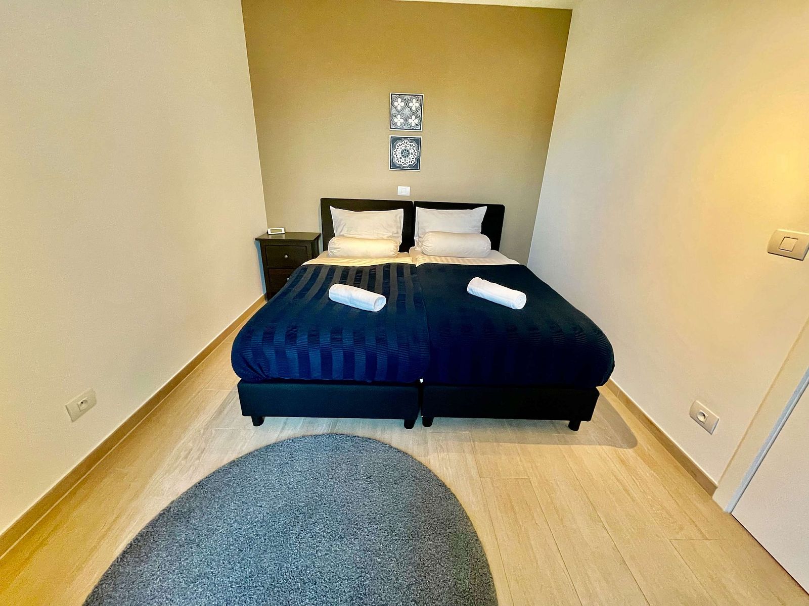Guest house 040153 - Apartment Antwerp - Modern 2BR 1/5 BA Near Diamond District by OneLuxStay