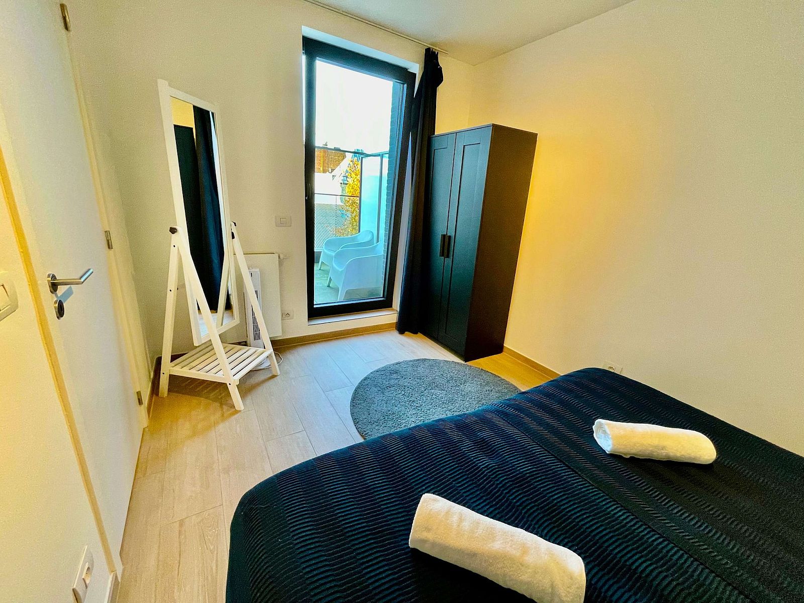 Guest house 040153 - Apartment Antwerp - Modern 2BR 1/5 BA Near Diamond District by OneLuxStay