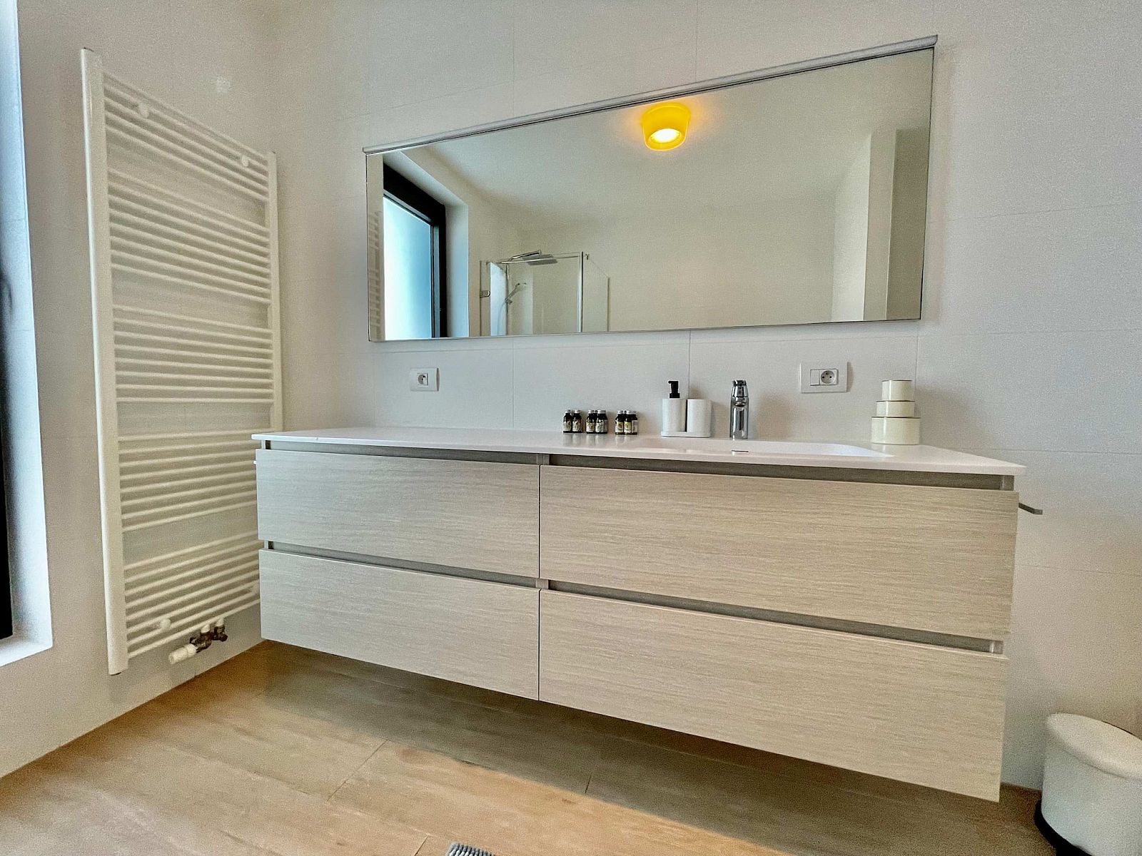 Guest house 040153 - Apartment Antwerp - Modern 2BR 1/5 BA Near Diamond District by OneLuxStay