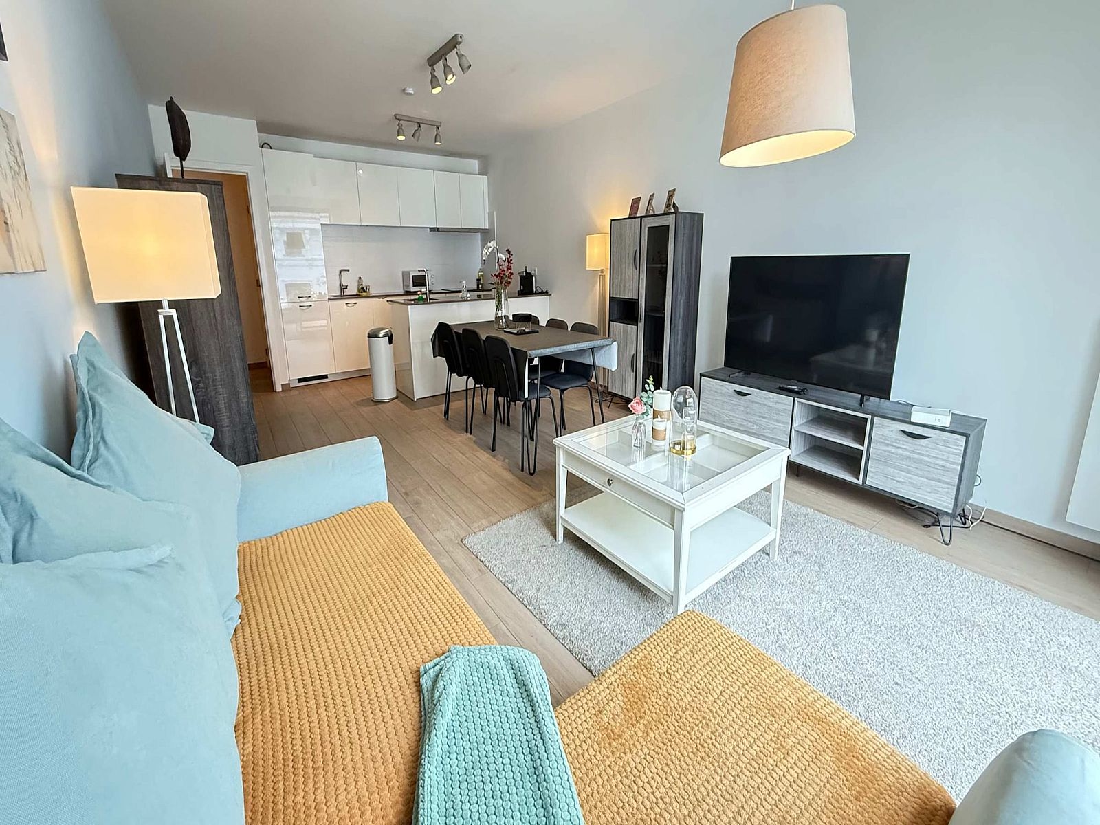 Unterkunft 040154 - Appartement Antwerpen - Spacious 3BR 25 BA Near Diamond District by OneLuxStay