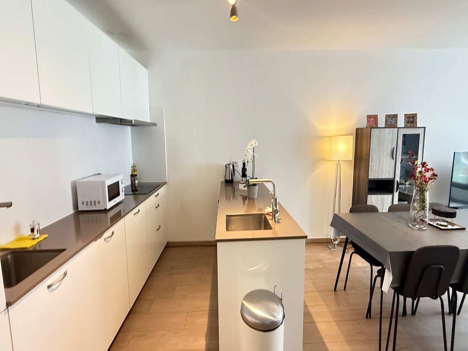 Unterkunft 040154 - Appartement Antwerpen - Spacious 3BR 25 BA Near Diamond District by OneLuxStay
