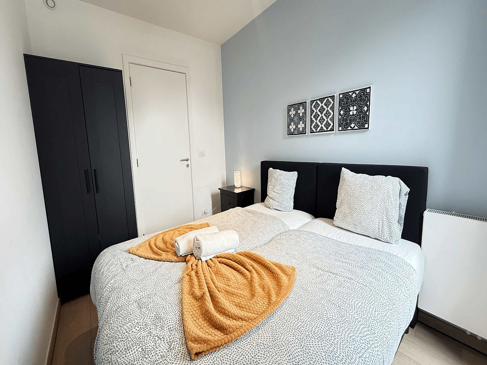 Unterkunft 040154 - Appartement Antwerpen - Spacious 3BR 25 BA Near Diamond District by OneLuxStay
