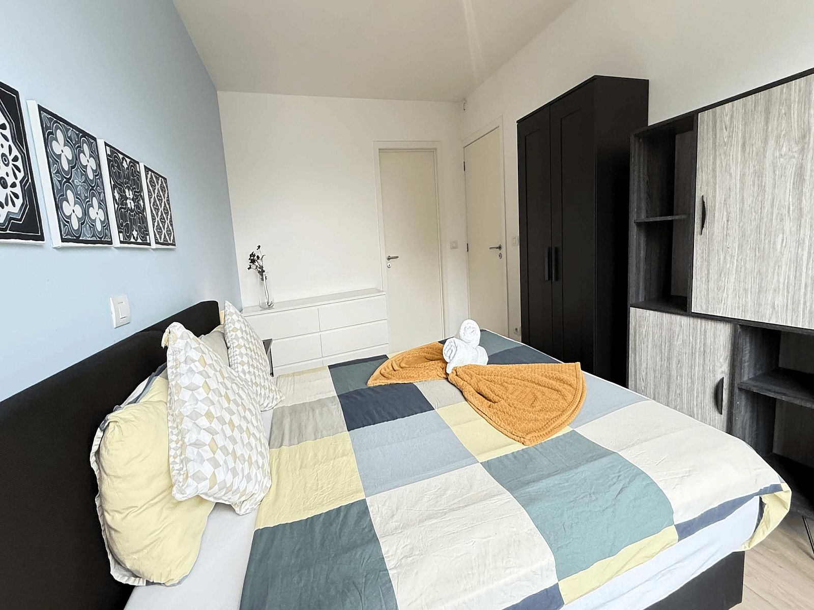 Unterkunft 040154 - Appartement Antwerpen - Spacious 3BR 25 BA Near Diamond District by OneLuxStay
