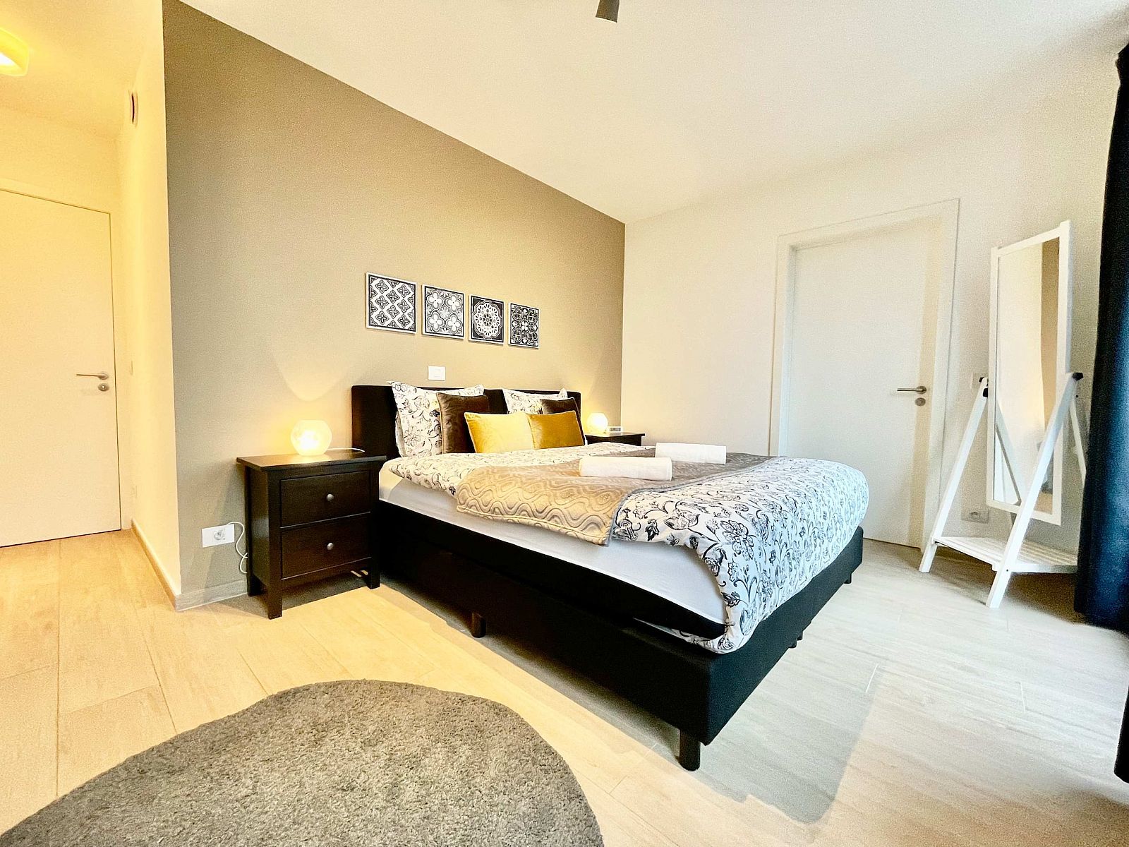 Guest house 040155 - Apartment Antwerp - Modern 2BR Penthouse Near Diamond District by OneLuxStay