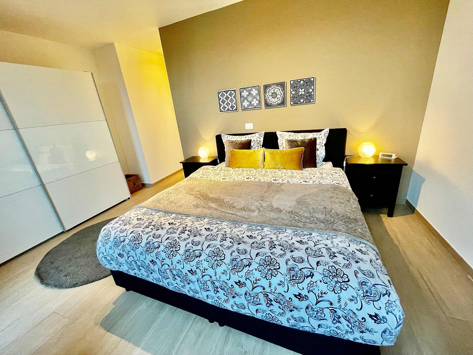 Guest house 040155 - Apartment Antwerp - Modern 2BR Penthouse Near Diamond District by OneLuxStay