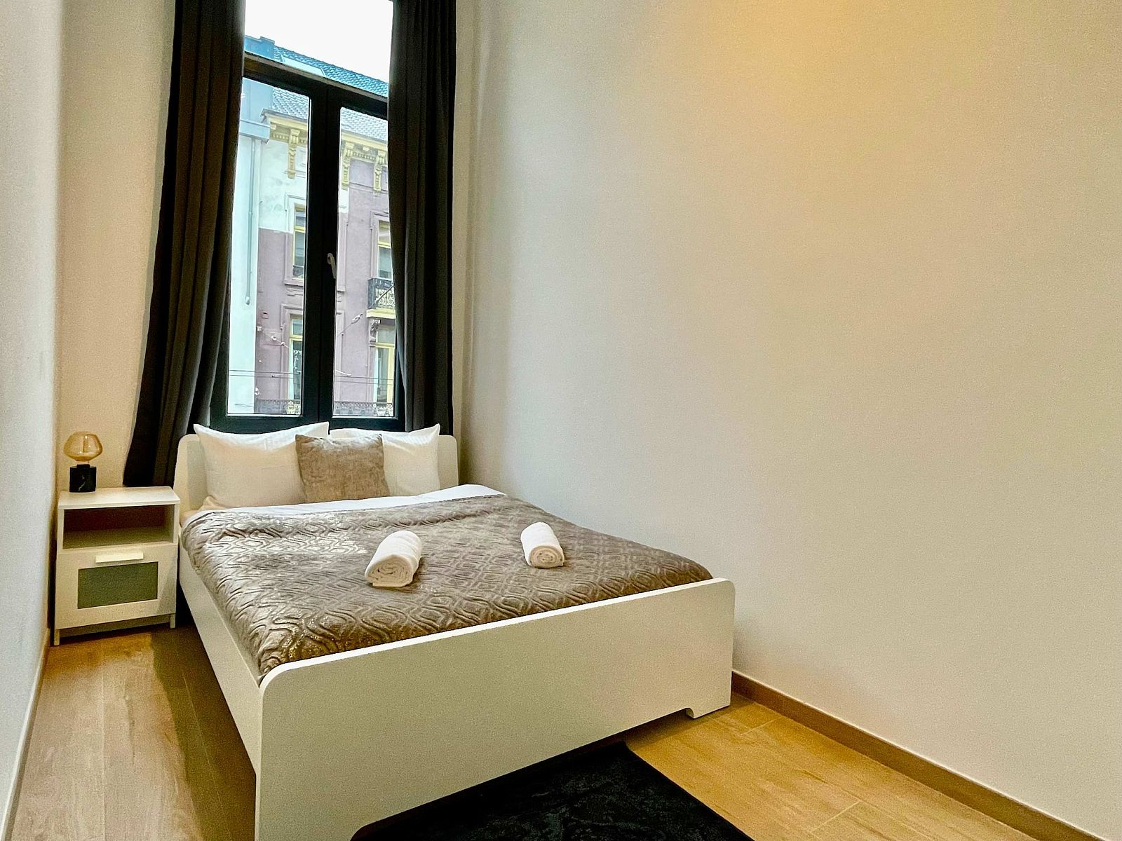 Guest house 040158 - Apartment Antwerp - Luxury 2BR 1BA Near Fashion District by OneLuxStay