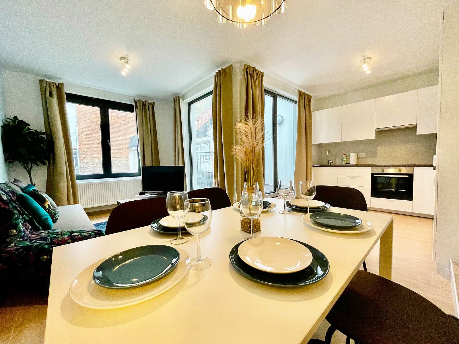 Guest house 040158 - Apartment Antwerp - Luxury 2BR 1BA Near Fashion District by OneLuxStay