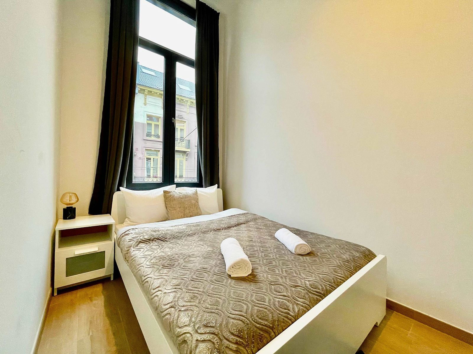 Guest house 040158 - Apartment Antwerp - Luxury 2BR 1BA Near Fashion District by OneLuxStay