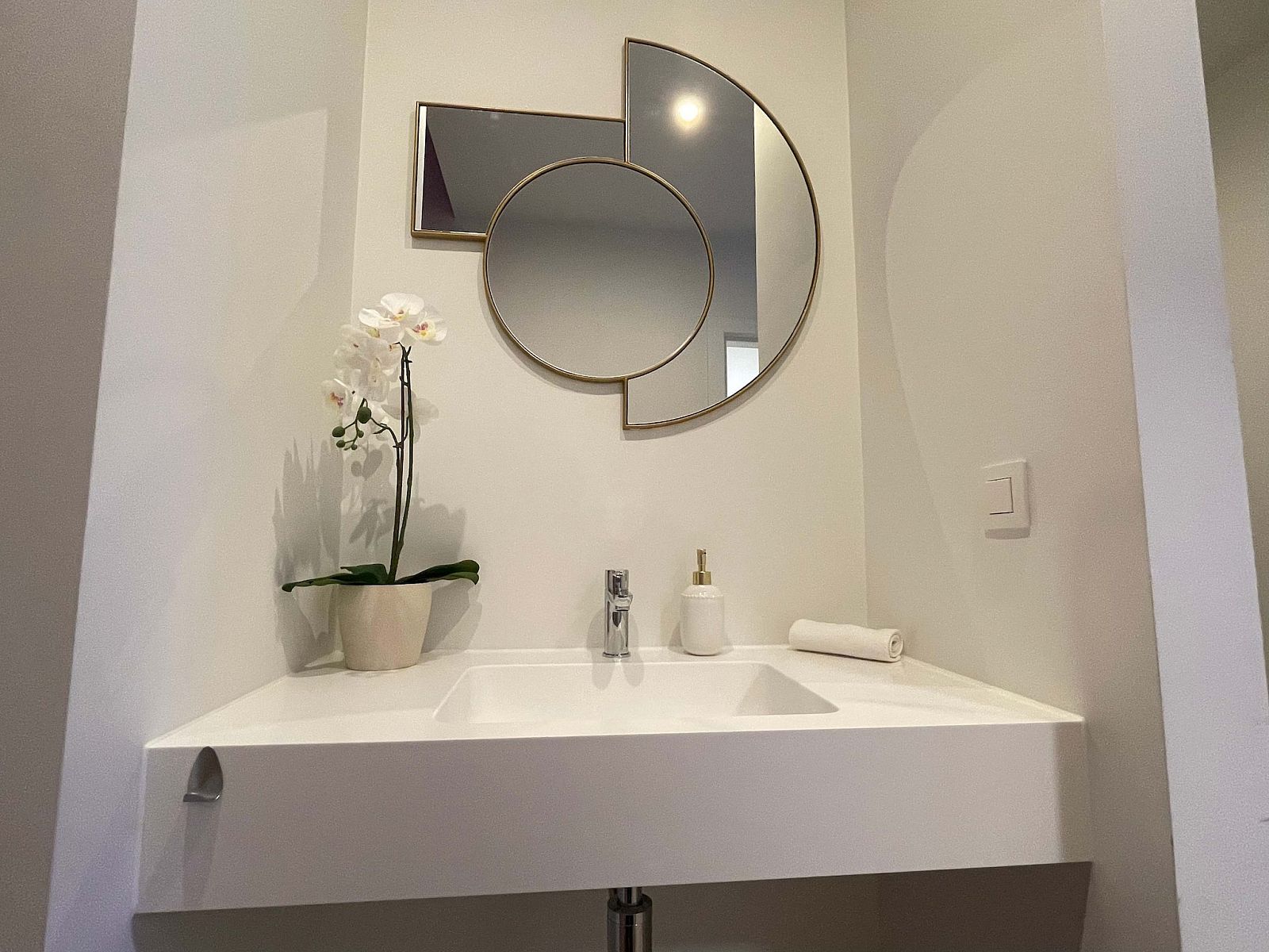 Guest house 040163 - Apartment Antwerp - One Lux Stay Near Antwerp Central Grande Deluxe 3 bedroom su