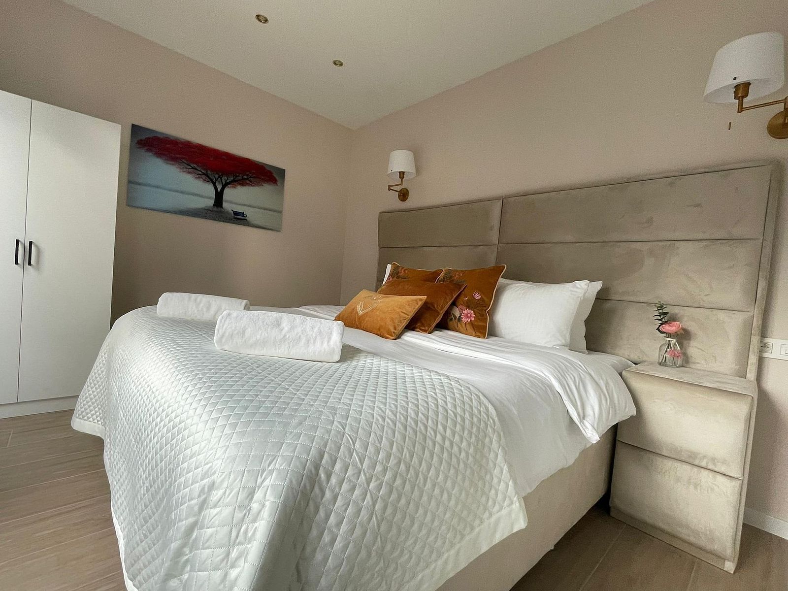 Guest house 040168 - Apartment Antwerp - One Lux Stay 2BR/2BA Antwerp near Central Station