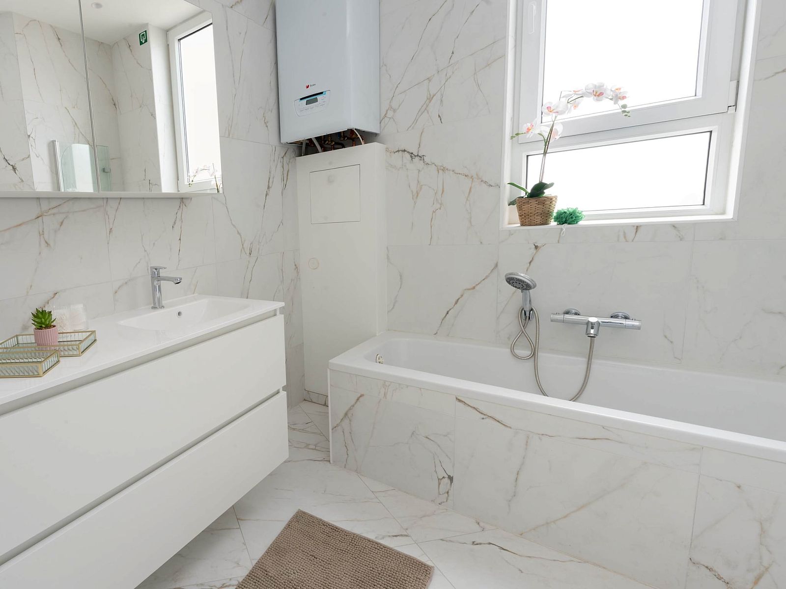 Guest house 040170 - Apartment Antwerp - One Lux Stay 2BR/ 2BA Antwerp near Central Station