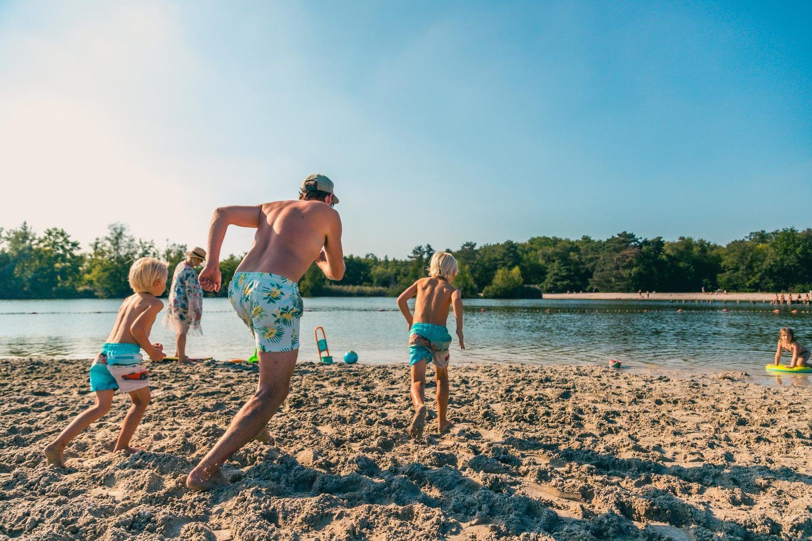 Geniet van het strand bij Silver tenthuis in Mol, Antwerpen, Belgie, perfect voor een ontspannen vakantie met het gezin in de natuur.