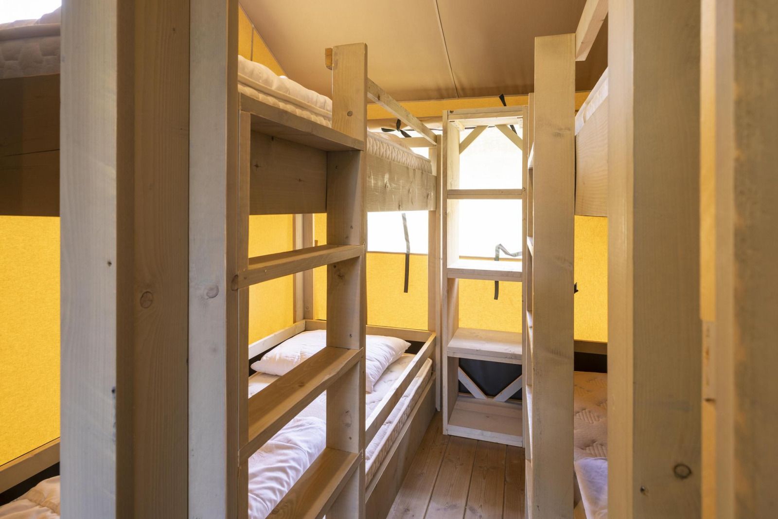 Guest house 042409 - Tent house Antwerp - Ranger Lodge