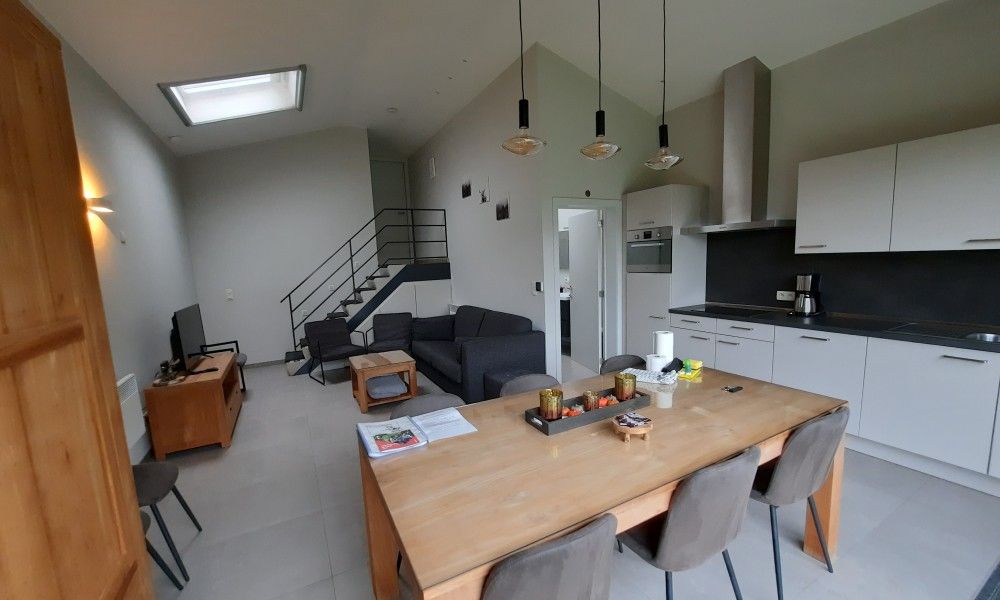 Geraeumige Kueche und Esszimmer in De Drieshoeve, Ferienhaus in Kasterlee, Antwerpen.