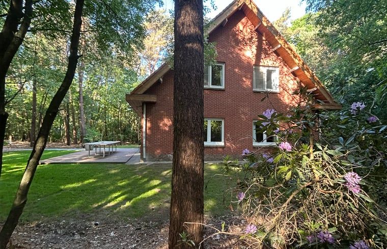 Vacation home Cottage in Wuustwezel, Antwerp, surrounded by greenery and tranquility, perfect for a relaxing stay.