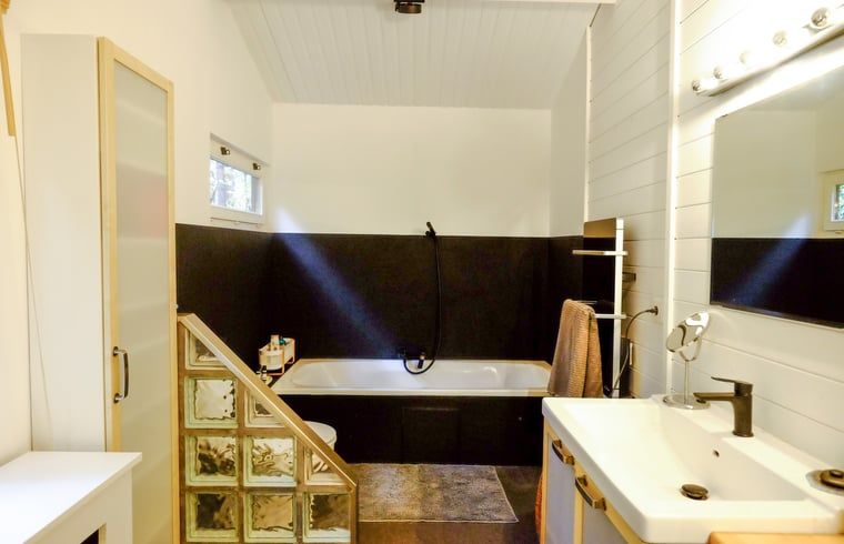 Guest house 048007 - Holiday property Antwerp - Huisje in Wechelderzande