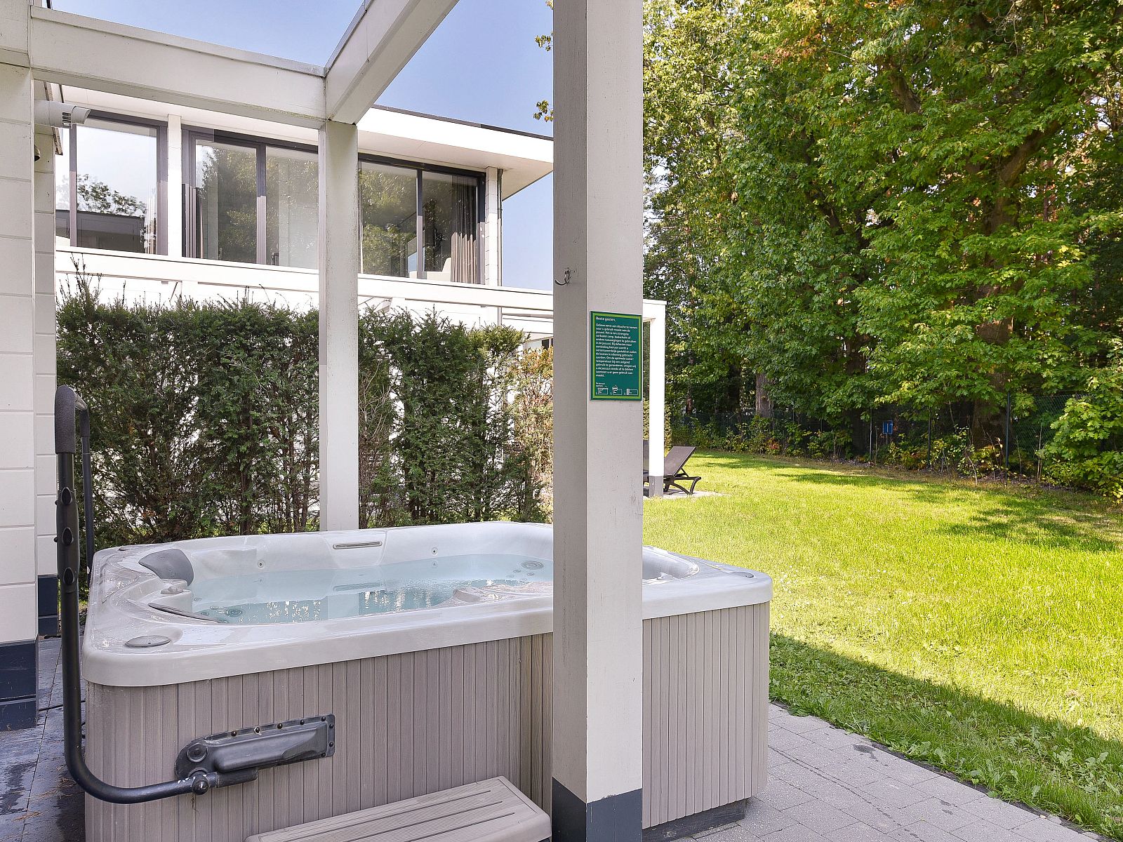 Verblijf 0547176 - Bungalow Limburg - Mooi Zutendaal | 4-persoons wellnessvilla | 4L