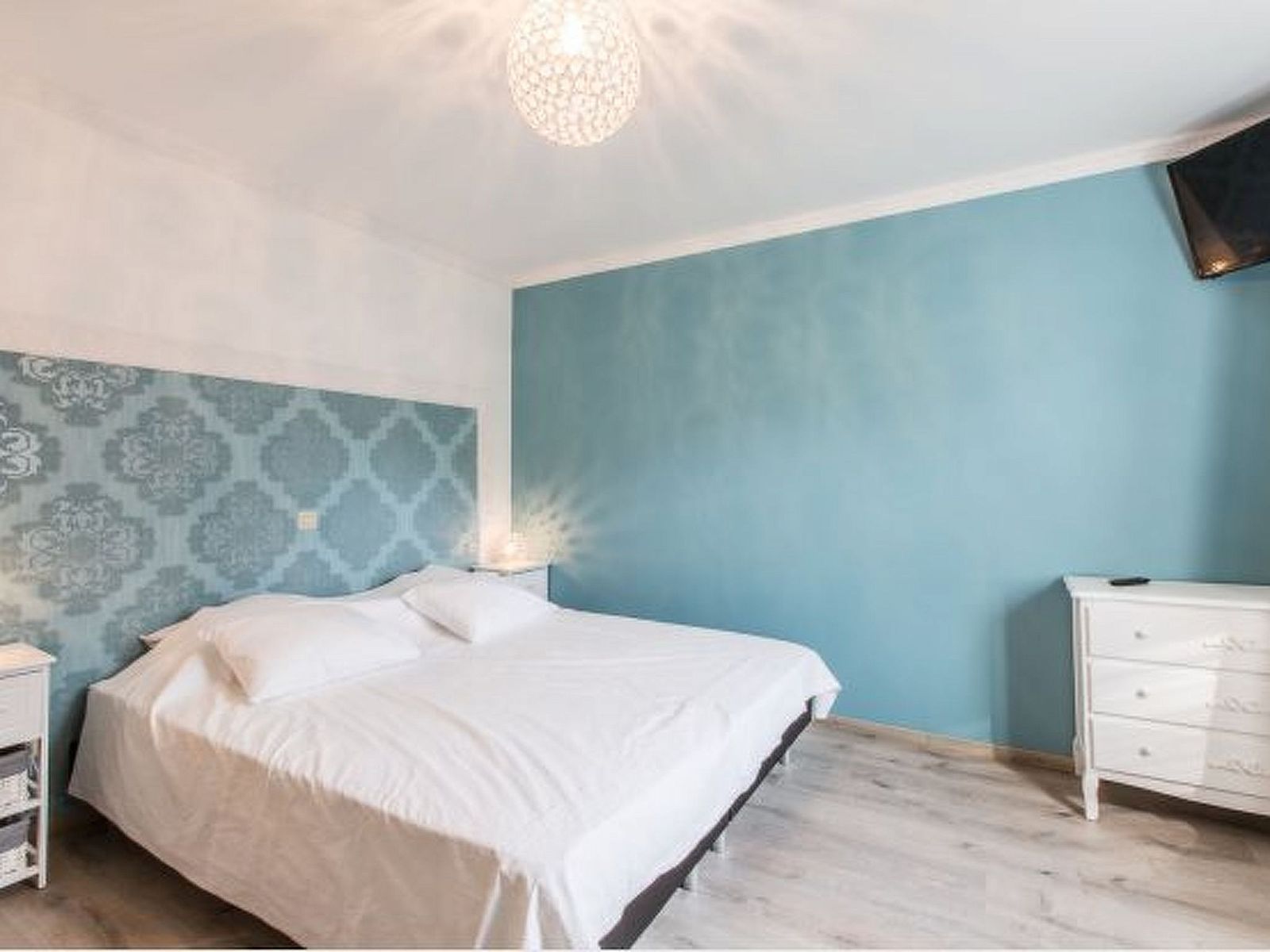 Guest house 061627 - Holiday property Liege - Vakantiehuis Villa "Marie France" Wellness 9 Personen