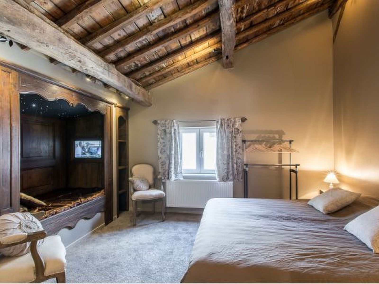 Guest house 061627 - Holiday property Liege - Vakantiehuis Villa "Marie France" Wellness 9 Personen