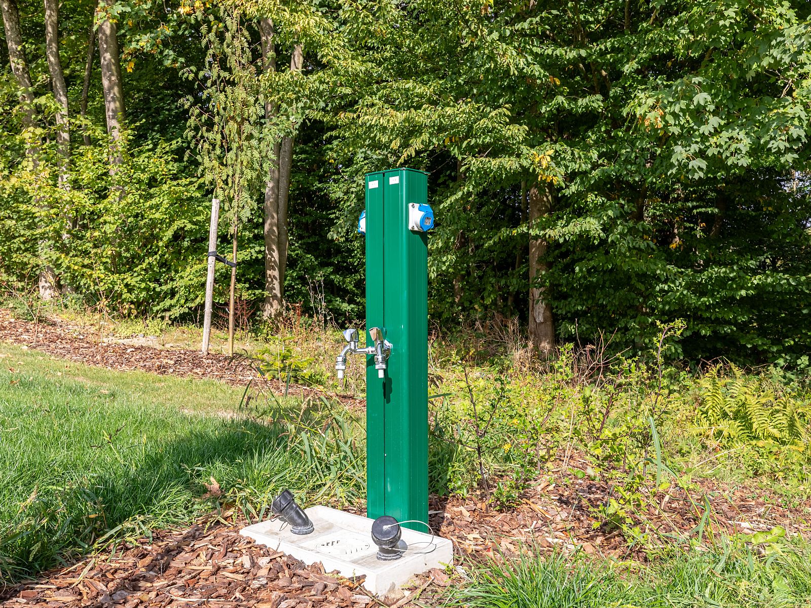 Waterpunt bij Luxe kampeerplaats C1, Gesves, Ardennen. Ideale stacaravan in Belgie voor natuurliefhebbers.