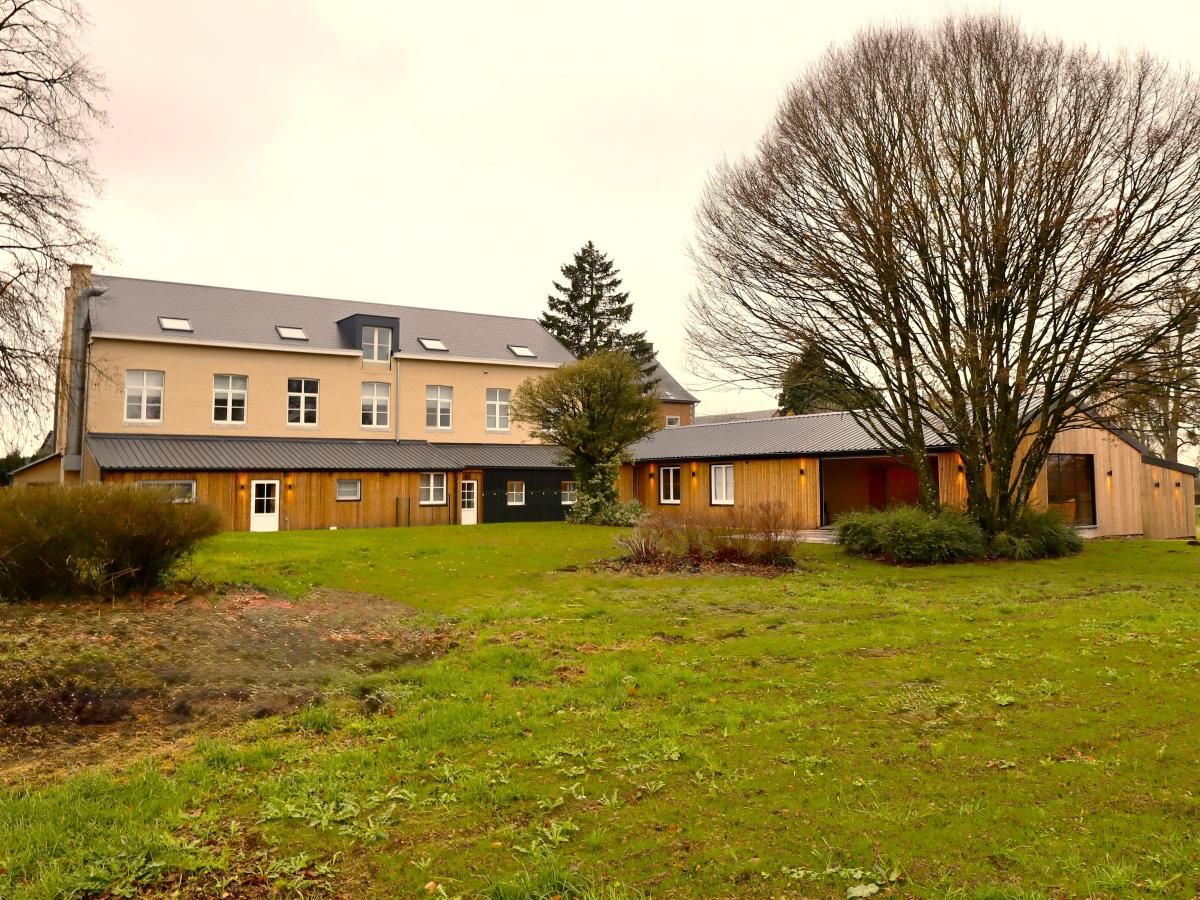 Ferienhaus "La Nouvelle Marquisette" in Houyet, Ardennen, Belgien, mit grosszuegigem Garten und malerischer Umgebung.