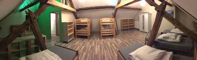 Geraeumiger Schlafsaal in Le Moulin De Romedenne, Ferienhaus in Philippeville, geeignet fuer Gruppen in den Ardennen.