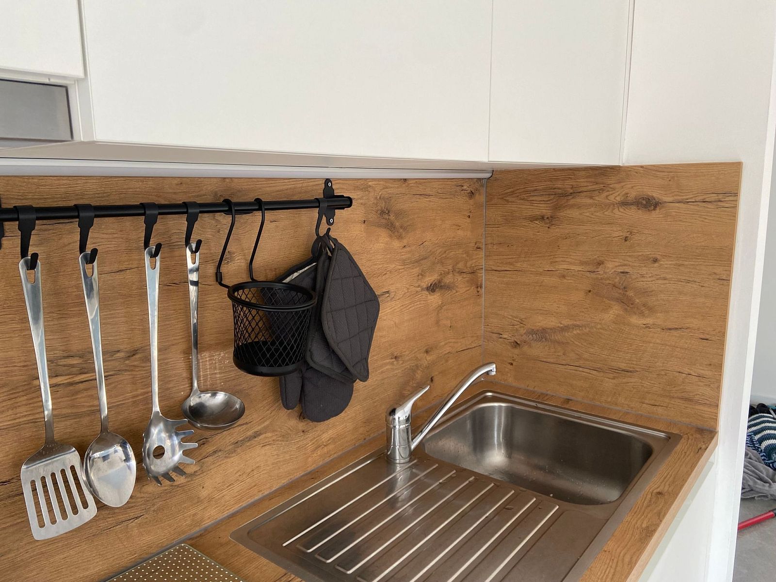 Unterkunft 084816 - Ferienhaus Namur - Vakantiehuis Modernes Chalet für 4 Personen in einem Waldpa