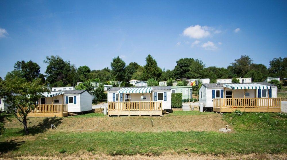 Charmante mobiele woning bij Vakantiehuisjes Pommier Rustique in Durnal, geniet van de rust in de Ardennen, Belgie.