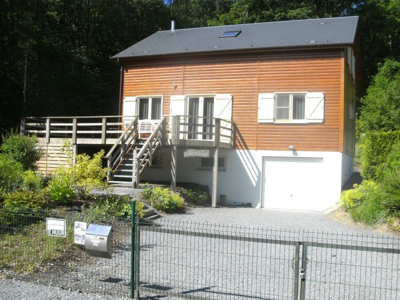 Vooraanzicht van Chalet Eikenblad, charmant vakantiehuis in de Ardennen, Durbuy, Belgi.