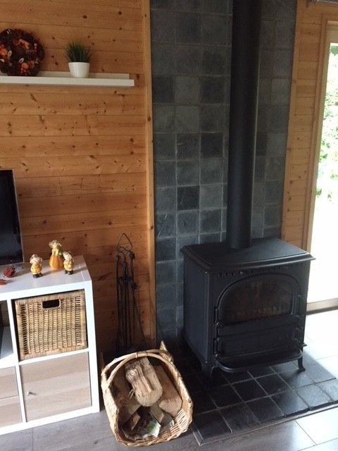 Houtkachel in Chalet Eikenblad, sfeervol vakantiehuis in Durbuy, Ardennen, Belgi.