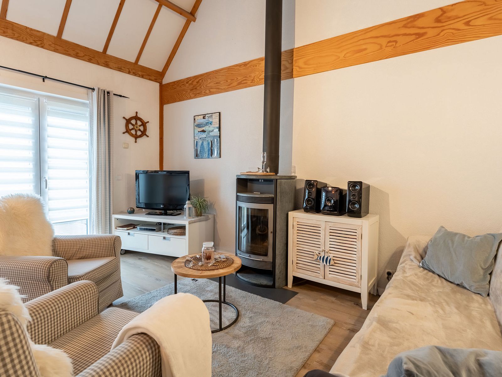 Gezellige woonkamer in Vakantiehuis Strandhuis, Bredene, Belgische kust, met comfortabele zitruimte en moderne inrichting voor ontspanning.