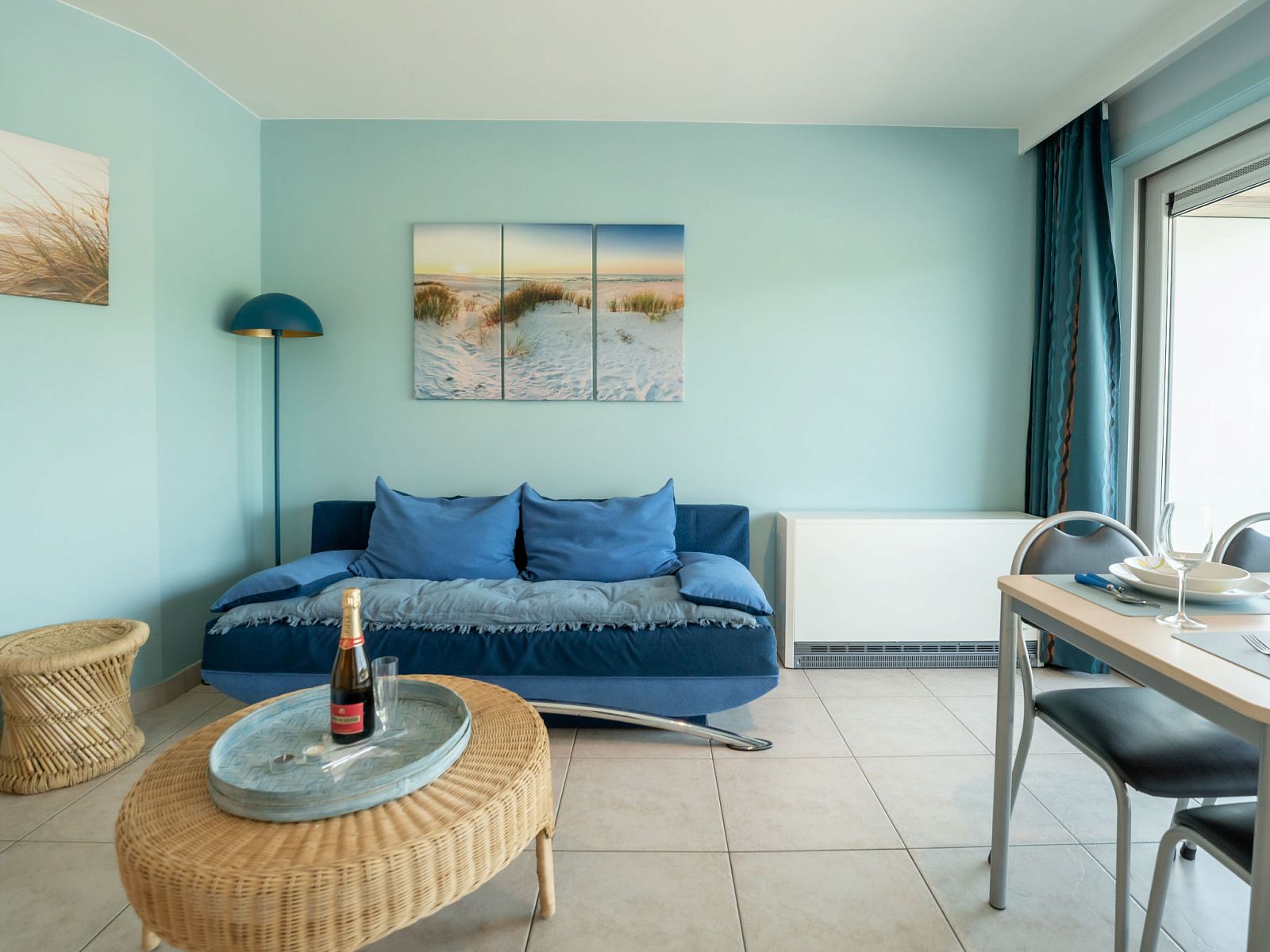 Stylish living room of Apartment Lautrec in Bredene, Belgian coast, with comfortable seating area and modern furnishings.