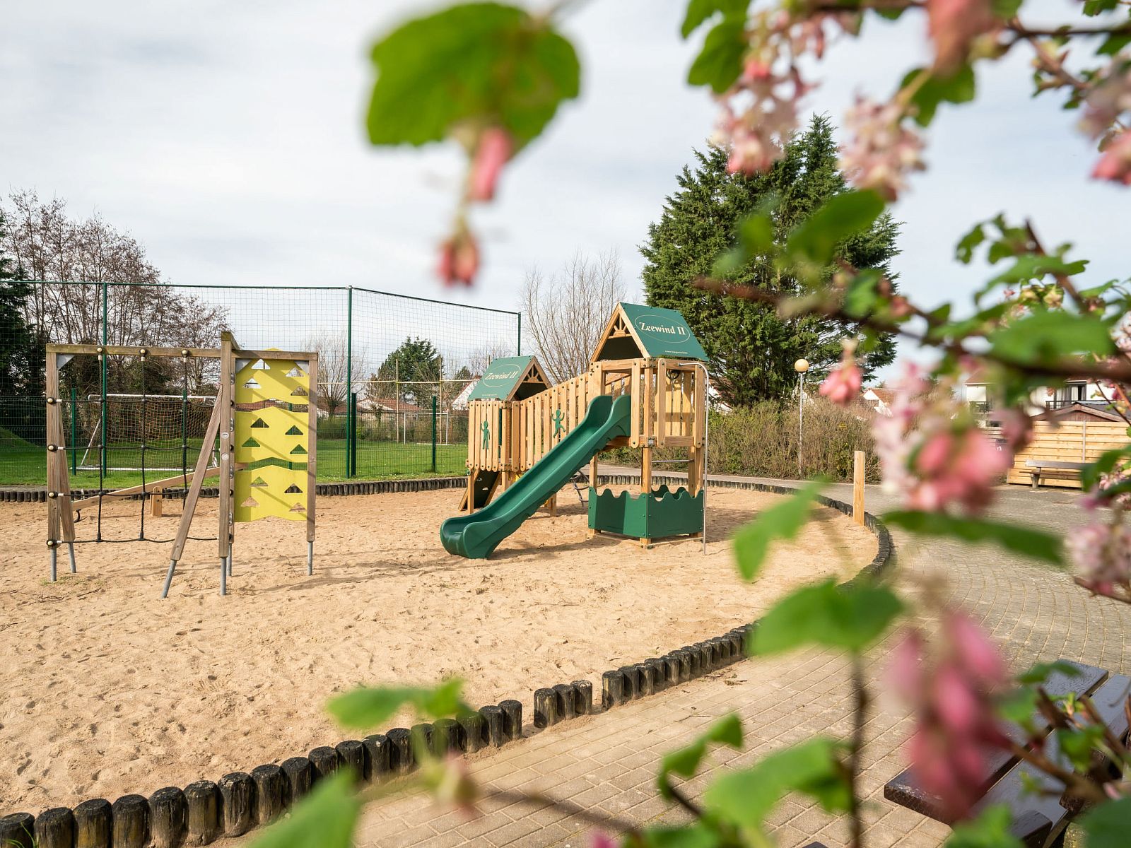 Guest house 110949 - Apartment Belgian Coast - Appartement Zeewind II A11 with parking