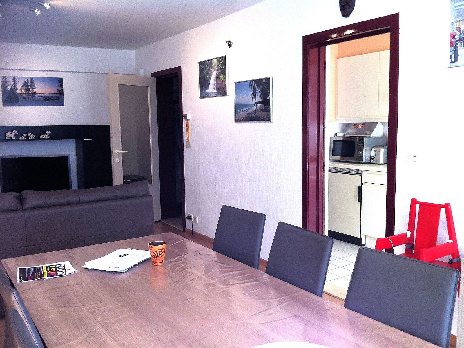 Enjoy the beach at Appartement Wohnung 'Wie zu Hause' in Middelkerke, Belgian coast, ideal for a relaxing vacation by the sea.