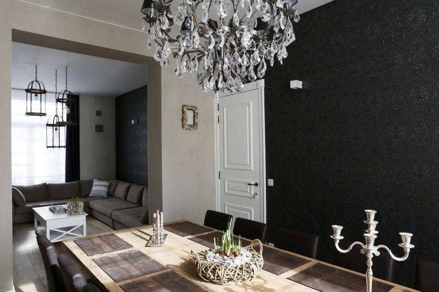 Stijlvolle eetkamer in appartement De Zeester in Oostende, Belgische kust naast woonkamer.