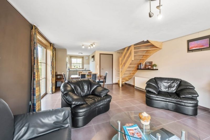Gerumiges Wohnzimmer von PAPAVER - LD 384744, Ferienhaus in Adinkerke - De Panne, belgische Kste. Gemtliche Sitzecke und moderne Einrichtung.